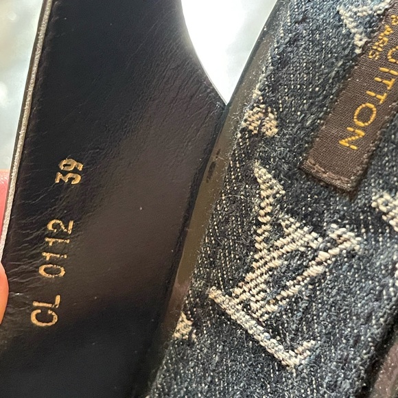 Louis Vuitton sandals 💙 - Picture 3 of 9